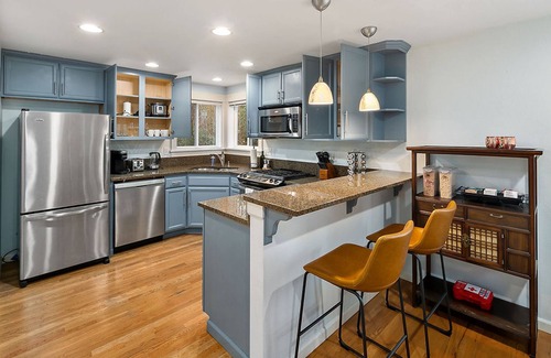 East Queen Anne House | Perch - Aurora Abode: Walk to Space Needle | Pet & Family | Parking