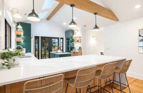 Queen Anne House | Perch - Emerald Cottage: Your Luxurious Seattle Retreat