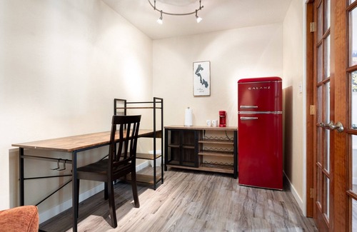 Oak Harbor House | Perch - La Fiesta 34: Luxe Retreat w/Serenity View & Firelit Comfort