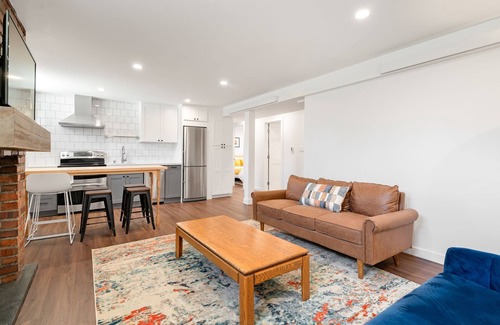 Phinney Ridge House | Perch - Phinney Ridge Vintage: Olympic mountain views