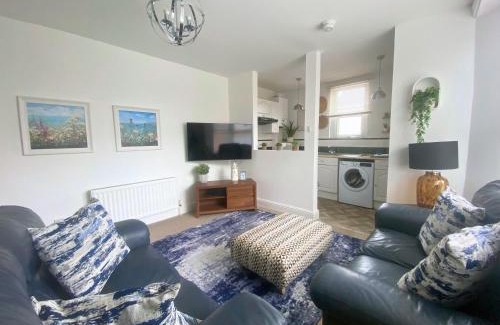 Porthcawl Apartment | Percy House, 2 Bedroom, 4 Bed Flat Near Beach, Porthcawl Town Centre