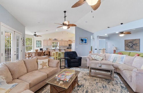 Ono Island House | Perdido Bay 4BR Waterfront House WITH A DOCK AND WHITE SANDS IN THE BACKYARD!