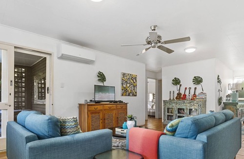 Peregian Beach Cottage | Peregian Beach Shack - Quintessential coastal chic beachfront shack