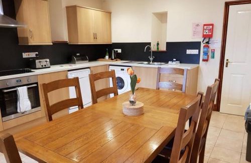 Llandovery House | Peregrine Stable Cottage