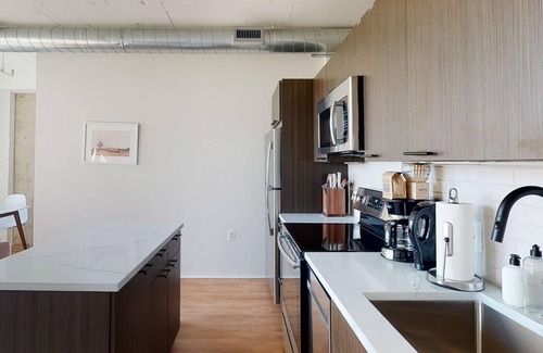 Eisenhower East Apartment | Perfect 1BR at The Foundry Near Dtwn DC + Metro