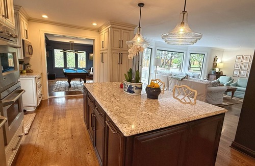Glenview House | Perfect 3/4 Bedroom Home in Glenview Hills, Entertainers Dream inside and out!
