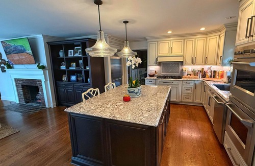 Glenview House | Perfect 3/4 Bedroom Home in Glenview Hills, Entertainers Dream inside and out!