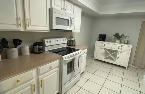 Lakeland House | Perfect 4/2 Pool Home located between Orlando and Tampa!