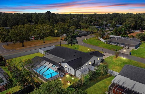 Lakeland House | Perfect 4/2 Pool Home located between Orlando and Tampa!