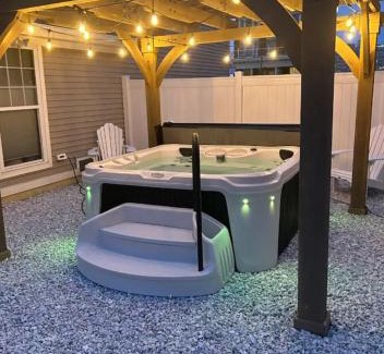 Atlantic City House | Perfect 5 Star Beach Block with Hot Tub