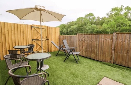 Pembridge House | Perfect base for walkers + optional jacuzzi. 1 of 2 cottages onsite