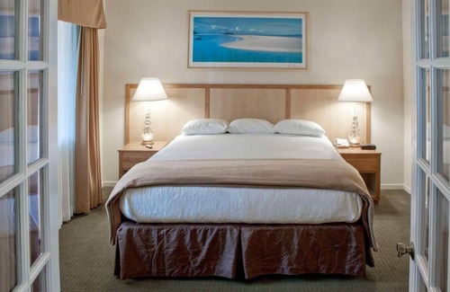 Avila Beach Hotel | Perfect Beach Getaway! Full Kitchen, Free Parking, Steps to Avila Beach Pier