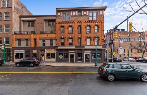 Downtown Syracuse Apartment | Perfect Blend of Convenience & Comfort in the heart of Syracuse NY