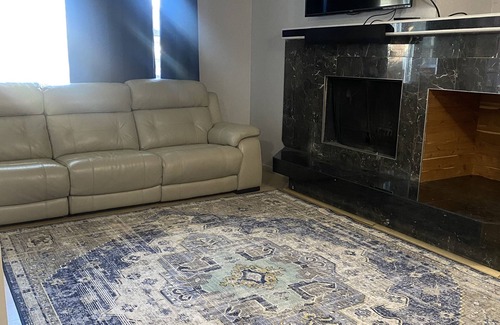 Airport Heights Community Council Condo | Perfect Condo in the UMED District