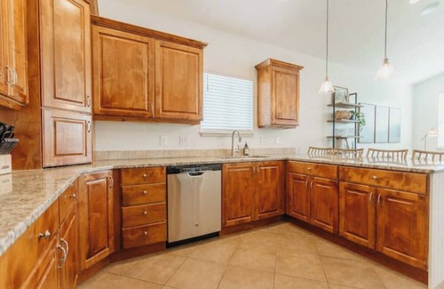 Heber House | Perfect Cottage. Sleeps 11, 5BD, 3BR, Media/Game Room, Large Yard, Fire Pit