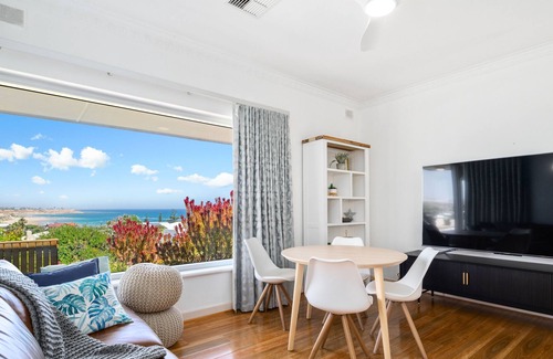 Adelaide House | Perfect Couples Retreat with Panoramic Sea Views