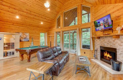 Cleveland House | Perfect Couples Cabin w 2 Person Spa Bath