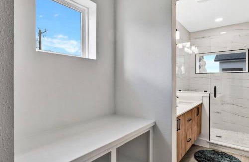 Dallas Apartment | Perfect Dallas Oasis l Pet Friendly l Big Backyard
