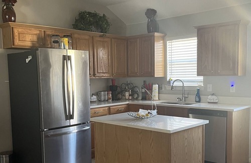Southwest Arlington House | Perfect DFW LOCATION! Family-Sized with Large office space, game room