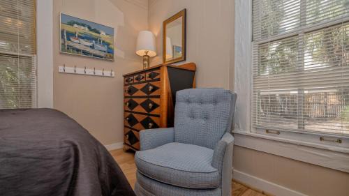 Central Sarasota Apartment | Perfect Downtown Space-Walk to Library, Theater