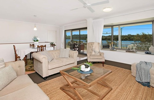 Chinderah House | Perfect Family Getaway with Uninterrupted Water Views.