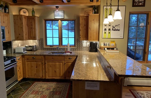 Big Sky House | Perfect Family GetAway! Ski-in-Ski-Out Home, Cowboy Heaven