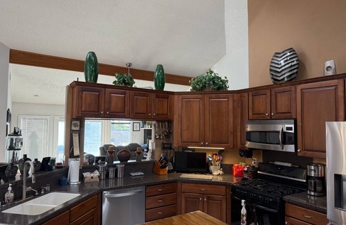 Paradise Hills Civic House | Perfect family home for Baloon Fiesta travelersl.