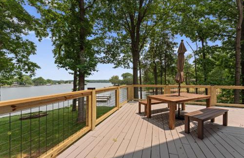 Lake Norman of Catawba House | Perfect Family Meeting Place Big Views Private