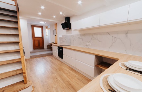 Antibes Old Town Apartment | Perfect family-oriented and renovated townhouse in the old Antibes