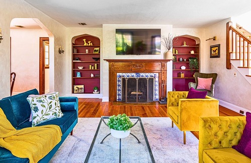 Tallman House | Perfect Family Retreat w/ Pool - Victorian style