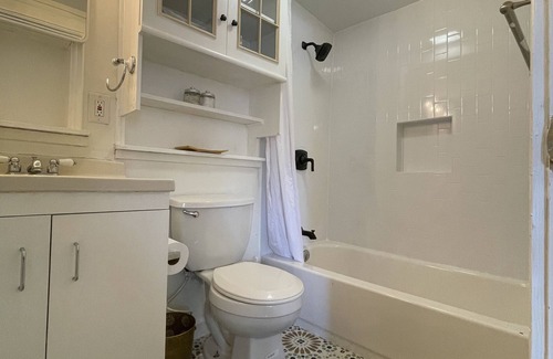 Northwest Los Angeles Heights House | Perfect for 2 | Private Entrance | Free Parking