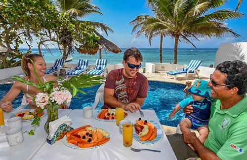 Akumal Villa | Perfect for a large group! Beachfront 7 bedroom villa with pool, AC and WiFi!