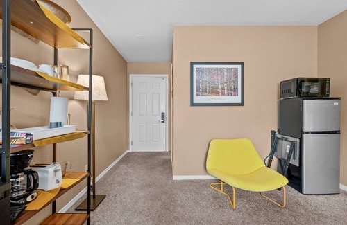 Englewood Apartment | Perfect for an extended stay! Denver Tech Center- Desk/Pool/Fitness Center