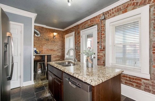Columbus Park Apartment | Perfect for Companies!