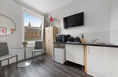 Archway Apartment | Perfect for Couples | Double Studio 2 Mins to Tube