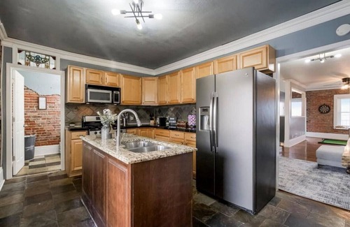 Columbus Park House | Perfect for families!