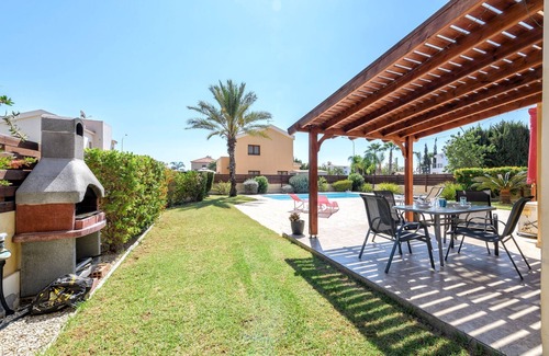 Ayia Thekla Villa | Perfect for Families, Private Pool, Gardens And Balcony Sea Views. FREE WIFI