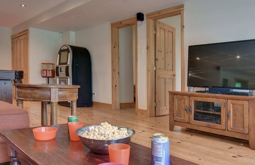 Fiddler Lake Resort Ski Chalet | Perfect for family, with hot tub