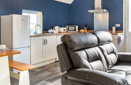 Whitland Cottage | Perfect for its close locality to Amroth Beach with walks from your doorstep to the beach.