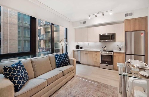 NoMa Hotel | Perfect for Quick Getaway | 1BR nr Union market & Harris Teeter