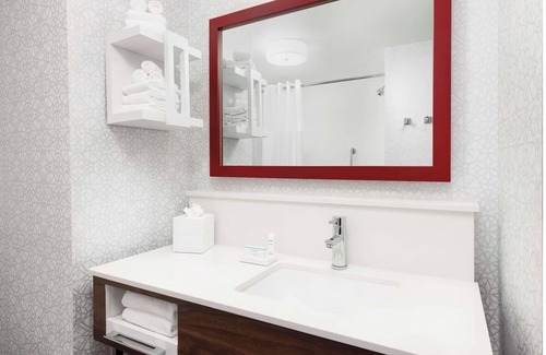 Oakhurst Hotel | Perfect For the Outdoor Enthusiasts! 15 Miles From Yosemite- 2 Units