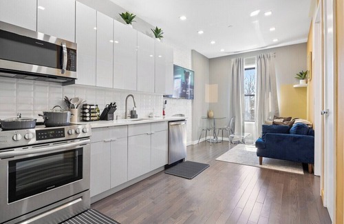 Harlem Hotel | Perfect for Tourism: Near Train, Times Sq, Dining