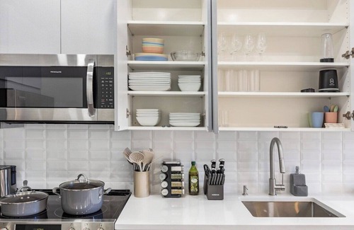 Harlem Hotel | Perfect for Tourism: Near Train, Times Sq, Dining