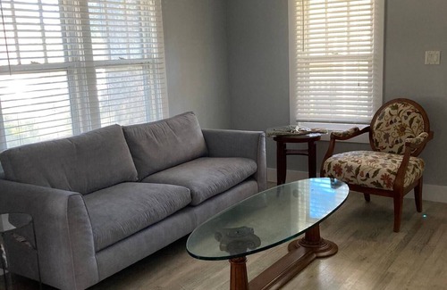 Northwest Pensacola Cottage | Perfect for Travel Nurse, Military, or Extended Stays