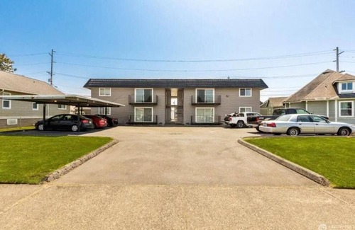 Aberdeen Apartment | Perfect for traveling professionals! pet friendly