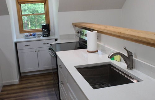 Fairview Apartment | Perfect for Two! Oak Hill in Fairview. 30min from Nashville or Franklin