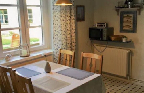 Lieschow Apartment | Perfect for two! Small apartment in a green oasis, Halbecks-Hof
