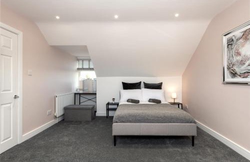 Gillingham Apartment | Perfect for Work Travel - 5 Star - Apartment D