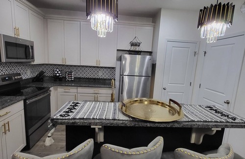 Ladson House | Perfect gem for corporate or family rentals 10 minutes from Charleston