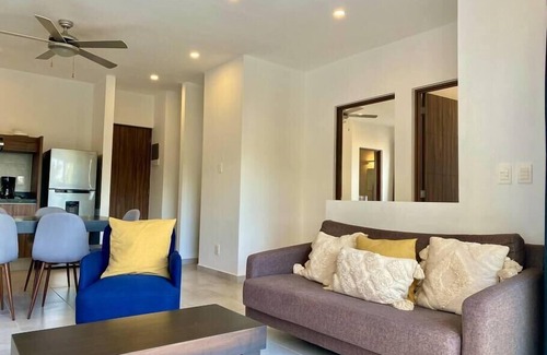 Tohoku Apartment | Perfect Getaway: Beach and 5th Avenue Near You!